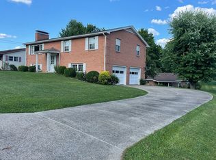 632 Easy St, Bridgeport, WV 26330