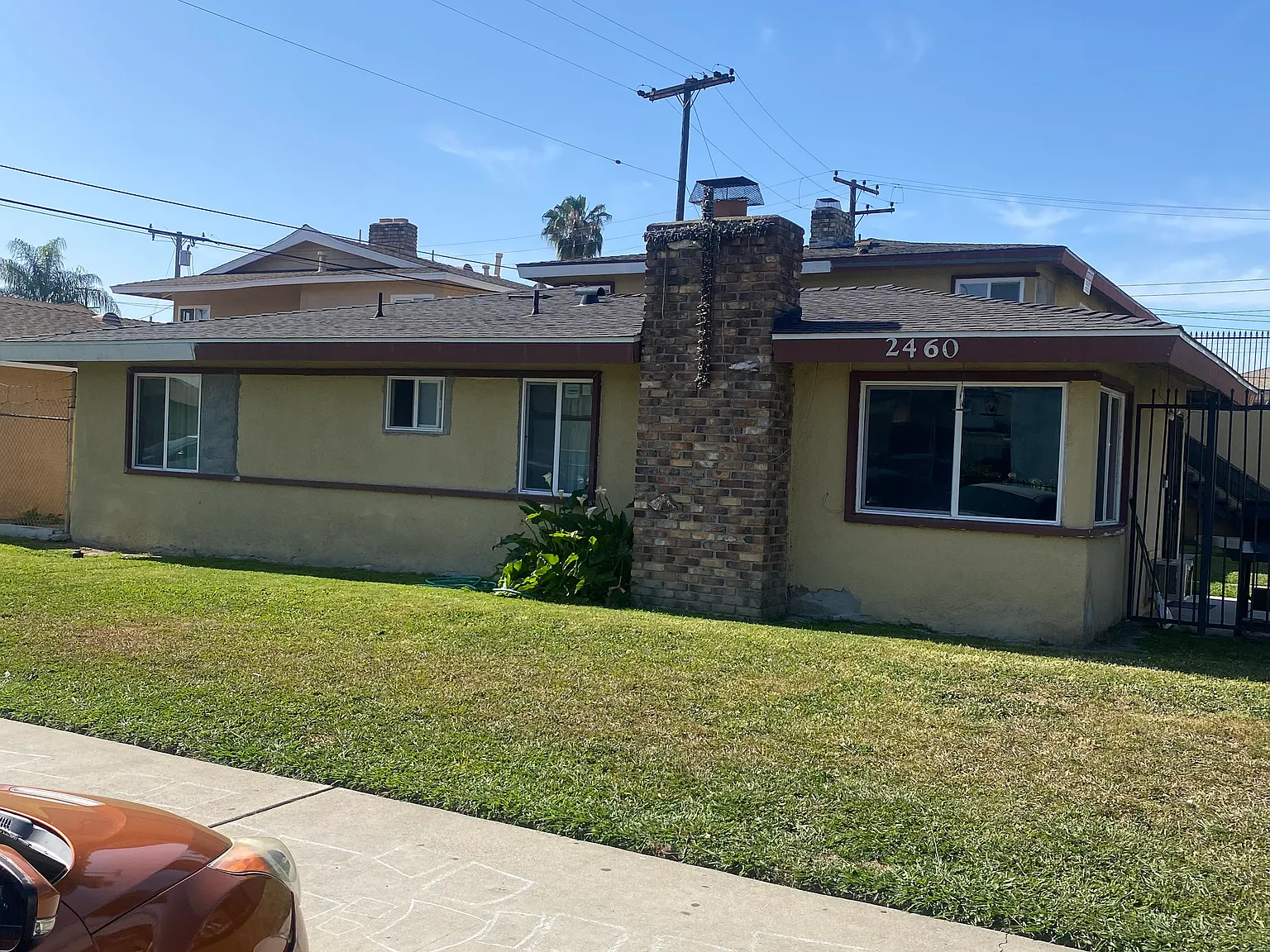 3 bed, 1000 sqft, $2,700 — Photo 2