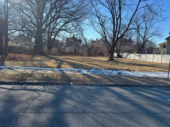 Buckingham St, Springfield, MA 01109