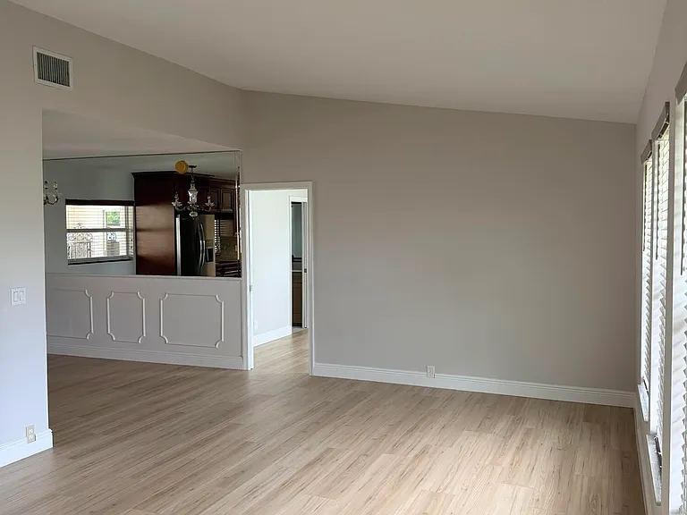 2601 W Carandis Rd — Photo 3