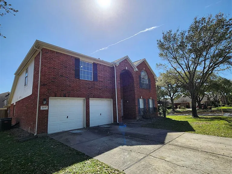 14335 Berrington Dr — Photo 35