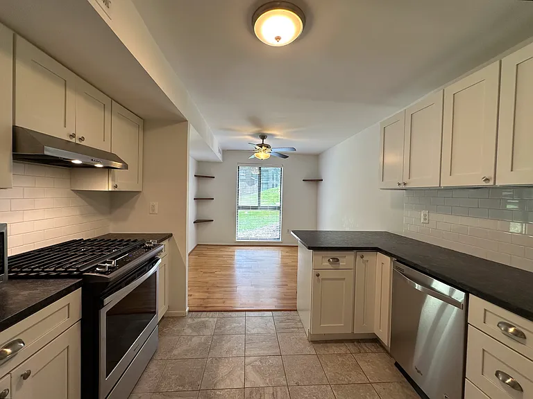 2052 Royal Fern Ct #2B — Photo 7