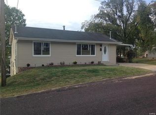 508 W Walnut St, Pacific, MO 63069