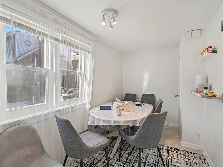 5017 N Meade Ave #CH — Photo 2