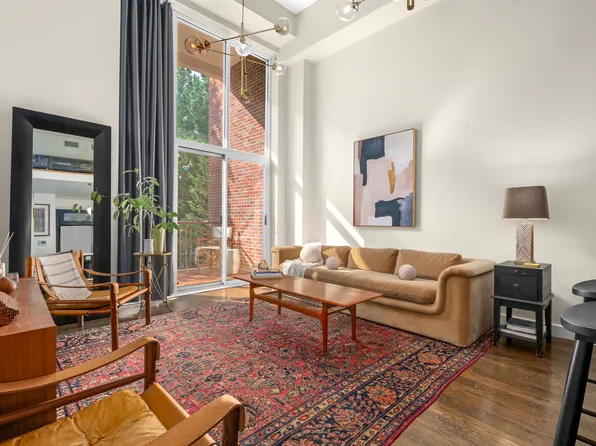 151 Manhattan Avenue image 1 of 7