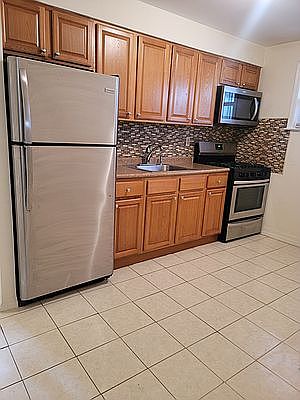 2nd image of 113-42 198th St #1