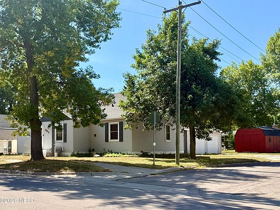 3rd image of 802 S 2nd St