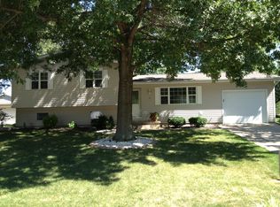 38 Pinewood Rd, Litchfield, IL 62056