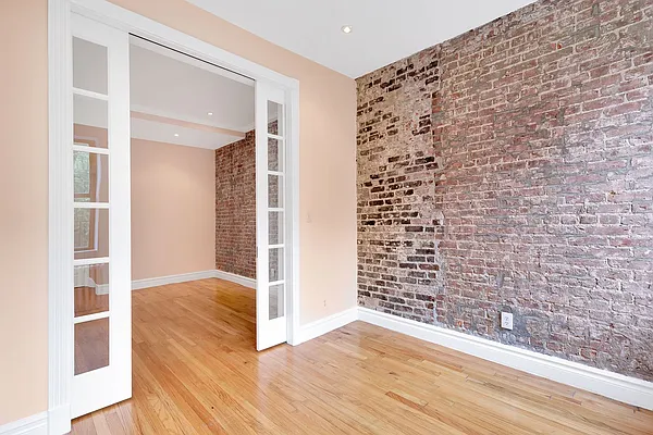 Rented by Cooper & Cooper Real Estate | media 10