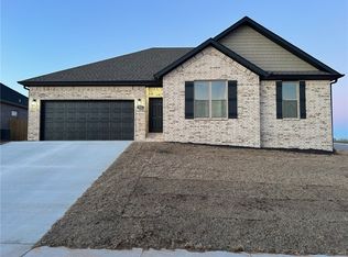 952 Sugar Loaf St, Prairie Grove, AR 72753