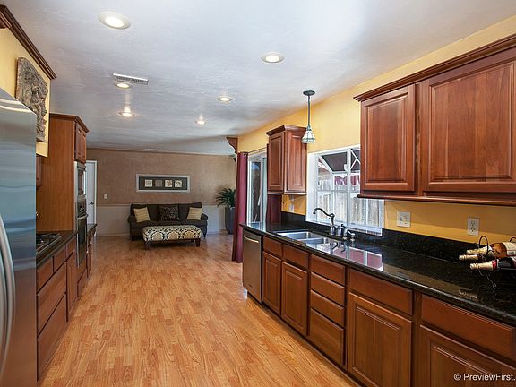 5th image of 4838 Glenhaven Dr