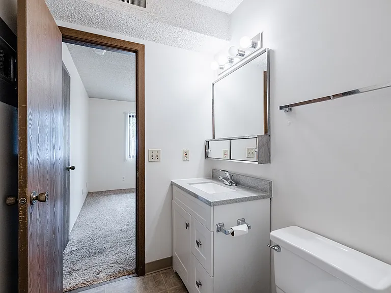 1528 C St #5 — Photo 17