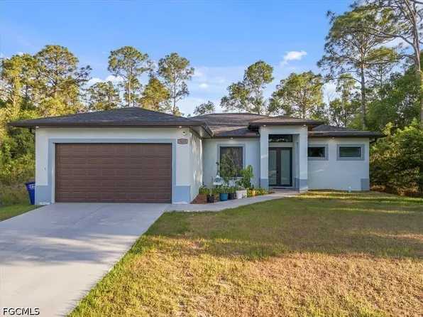 3211 50th St W, Lehigh Acres, FL 33971