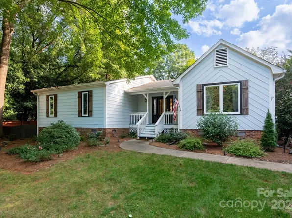 1316 Wandering Way Dr, Charlotte, NC 28226