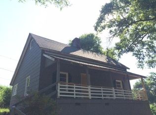 18 Spruce St, Startex, SC 29377