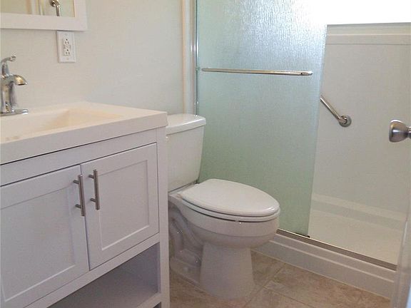 3rd image of 10536 Roscommon Dr