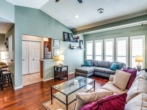 4104 N Hall St APT 330, Dallas, TX 75219