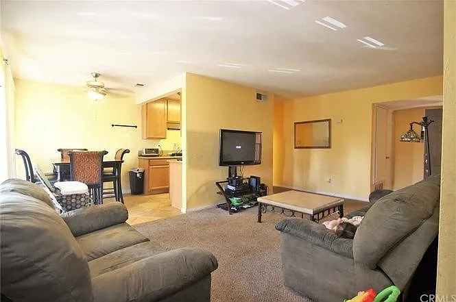 1 bed, 715 sqft, $2,200 — Photo 2