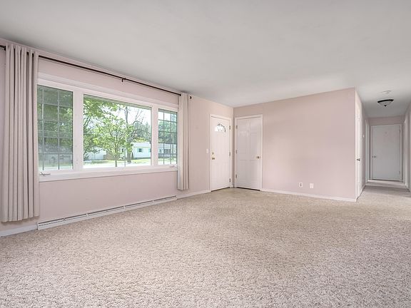 3rd image of 1347 Bacon Ave