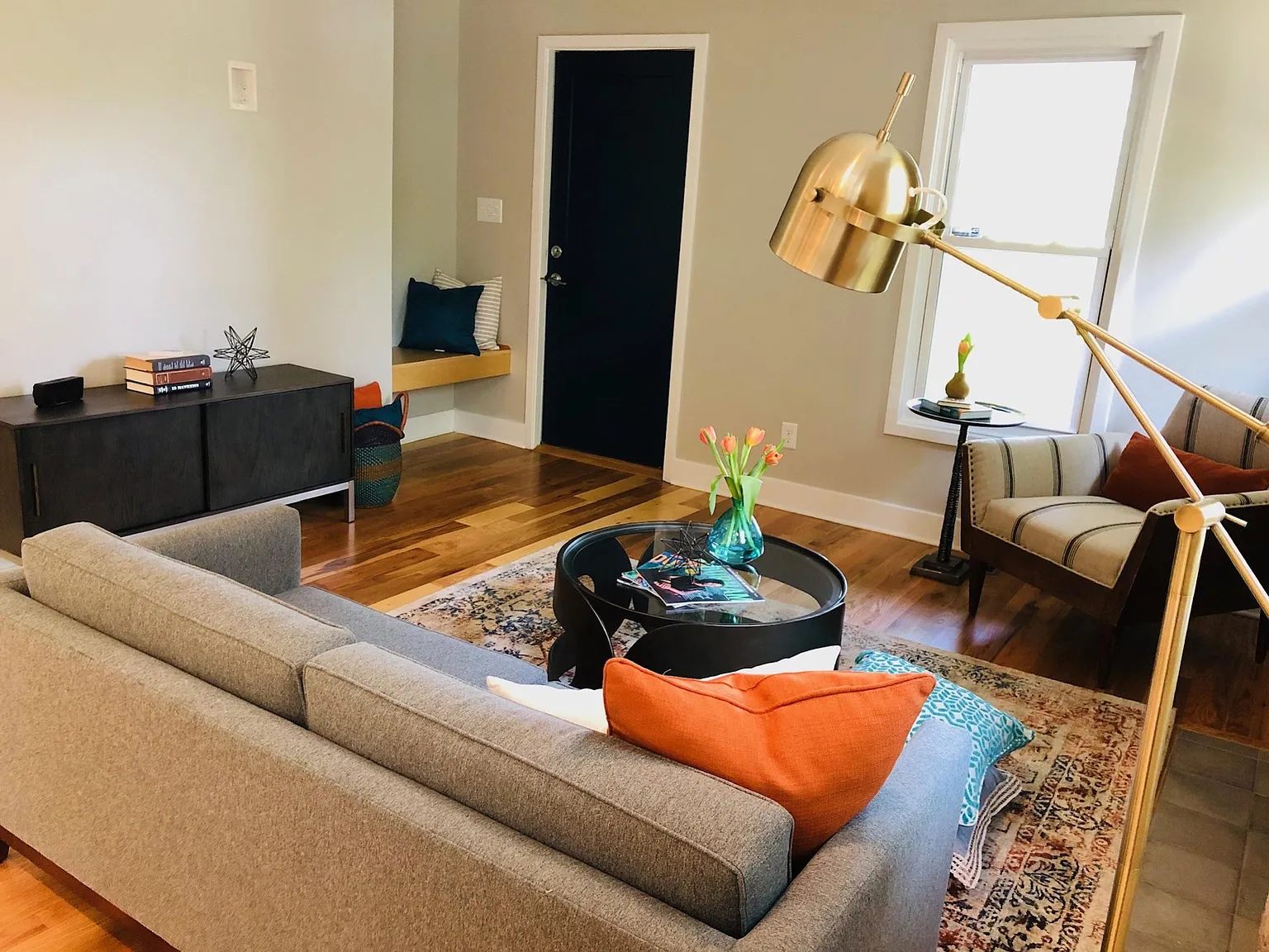 2 bed, 750 sqft, $2,100 — Photo 4