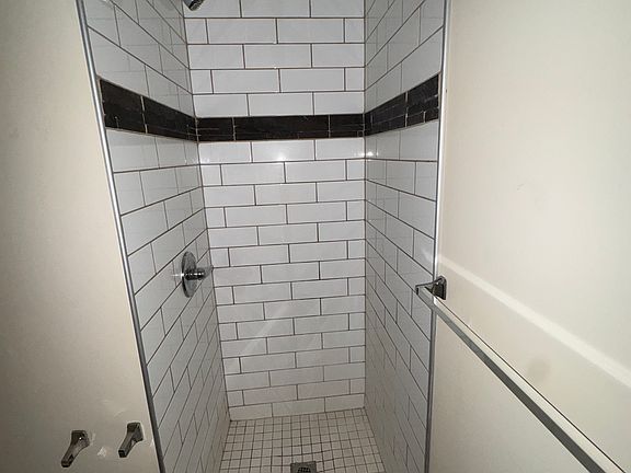 3rd image of 4821 52nd St #18