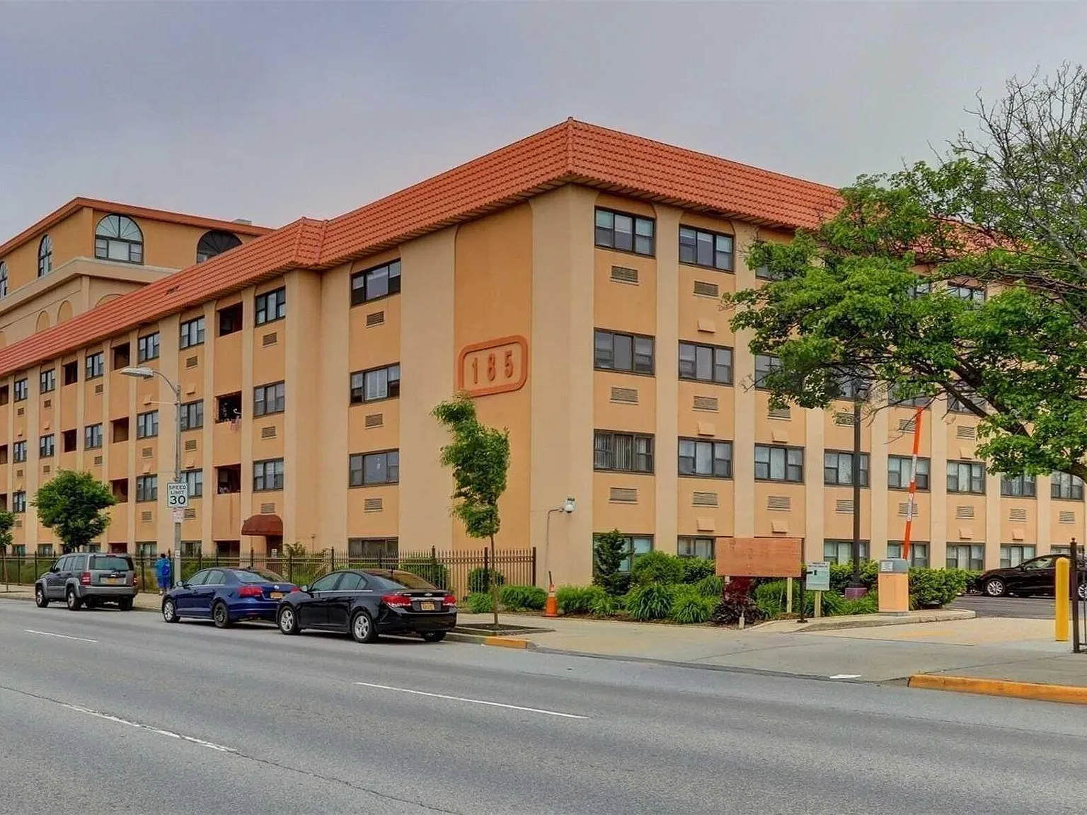 1 bed, 725 sqft, $2,800 — Photo 2
