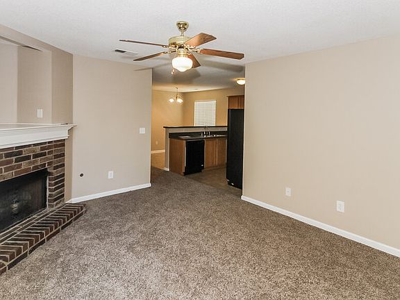 3rd image of 1528 Lawson Dr