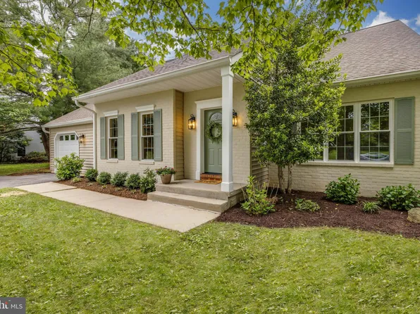 1204 Dulaney Woods Rd, Cockeysville, MD 21030