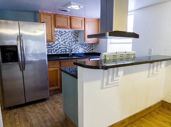 3rd image of 2230 E 52nd St