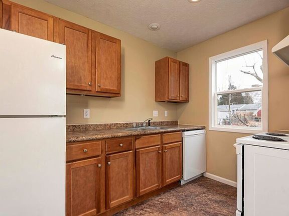 5th image of 652 N Belview Ave #B