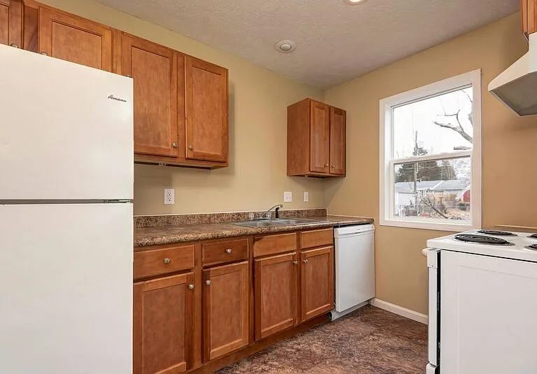 652 N Belview Ave #B — Photo 5