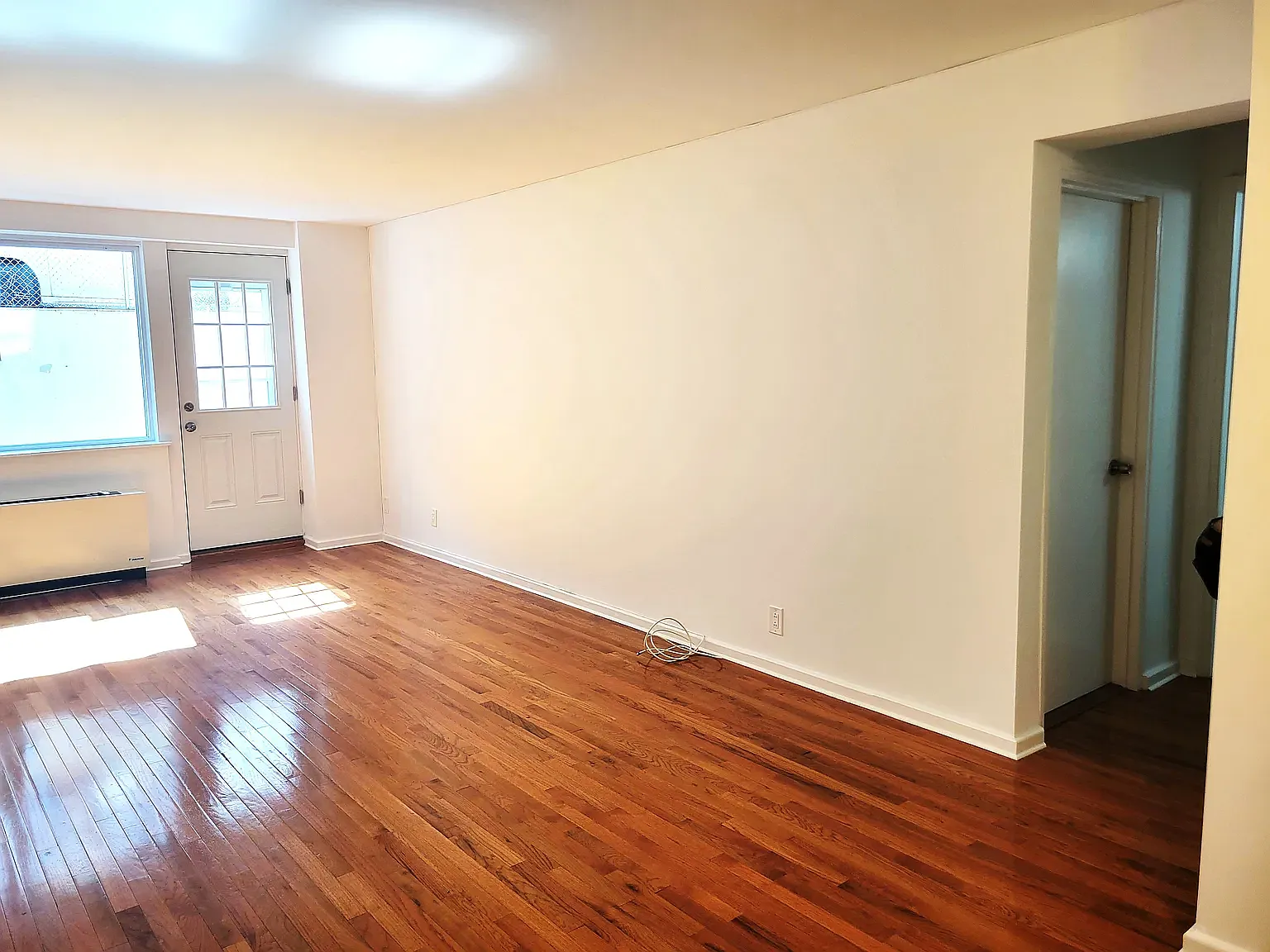 34-43 Crescent Street — Photo 2