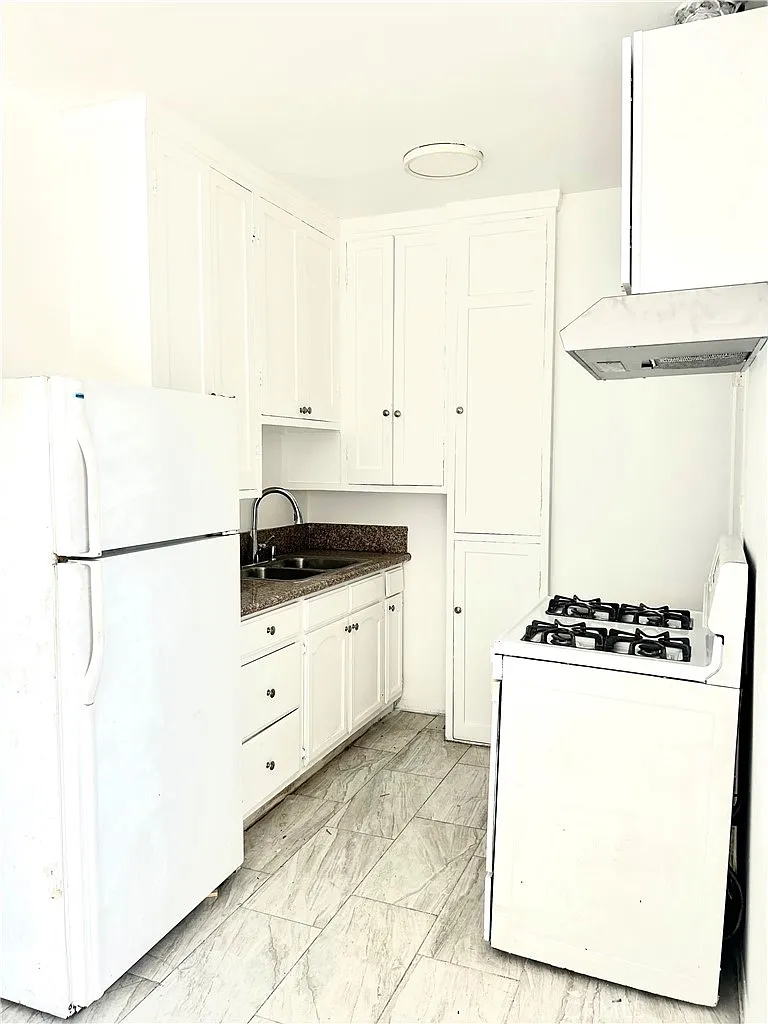 1 bed, 600 sqft, $1,700 — Photo 4