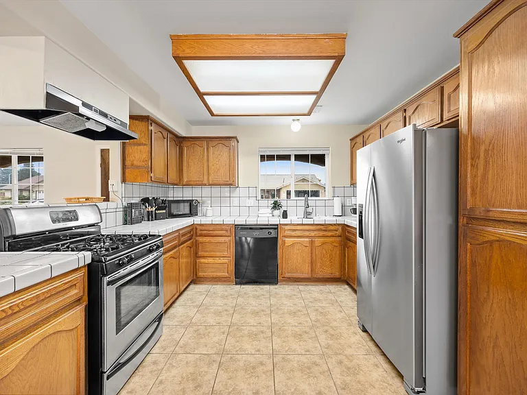 11610 Invidia Ct — Photo 23