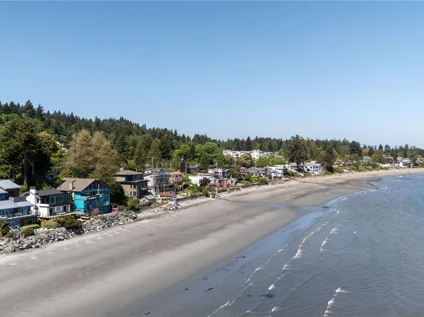 5039 Cordova Bay Rd, Saanich, BC V8Y 2K1