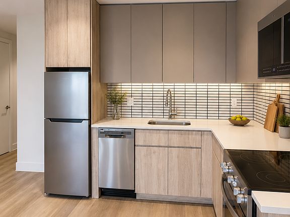 5th image of 132 Willis Ave #710