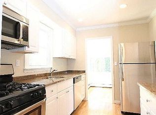 7 Marlboro Pl, Bellmore, NY 11710