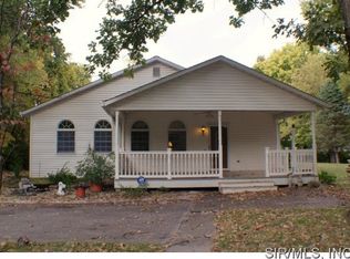 908 Arrowhead Dr, Collinsville, IL