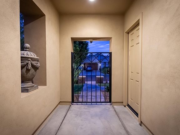 5th image of 271 W New Dawn Dr