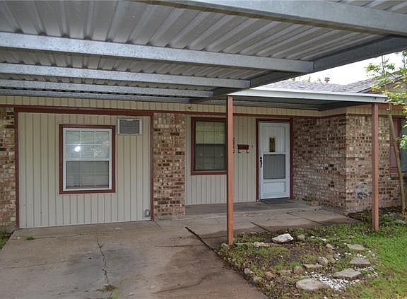 2nd image of 2802 Foxcroft Ln