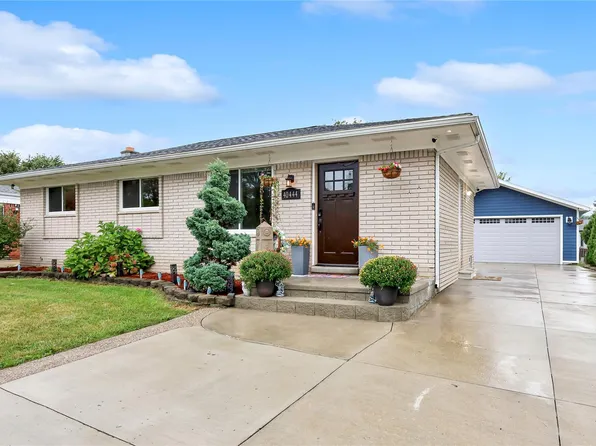 40444 Harmon Dr, Sterling Heights, MI 48310