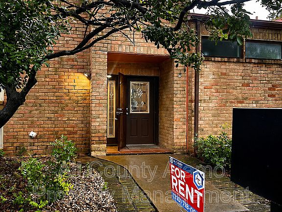 4th image of 8907 Willmon Way
