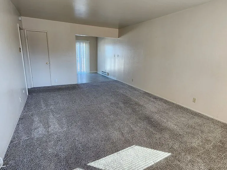350 - 2905 Old Almaden Rd — Photo 2
