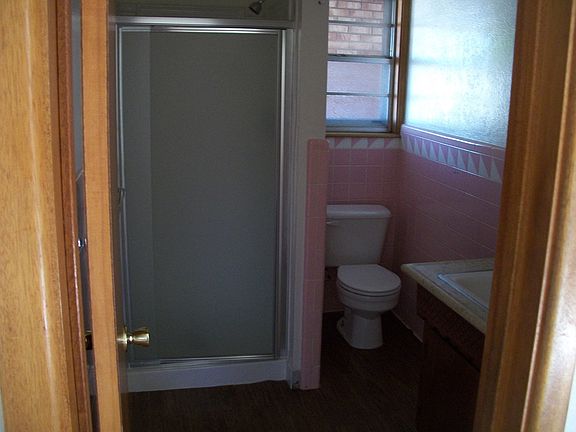 4th image of 304 Murray Dr