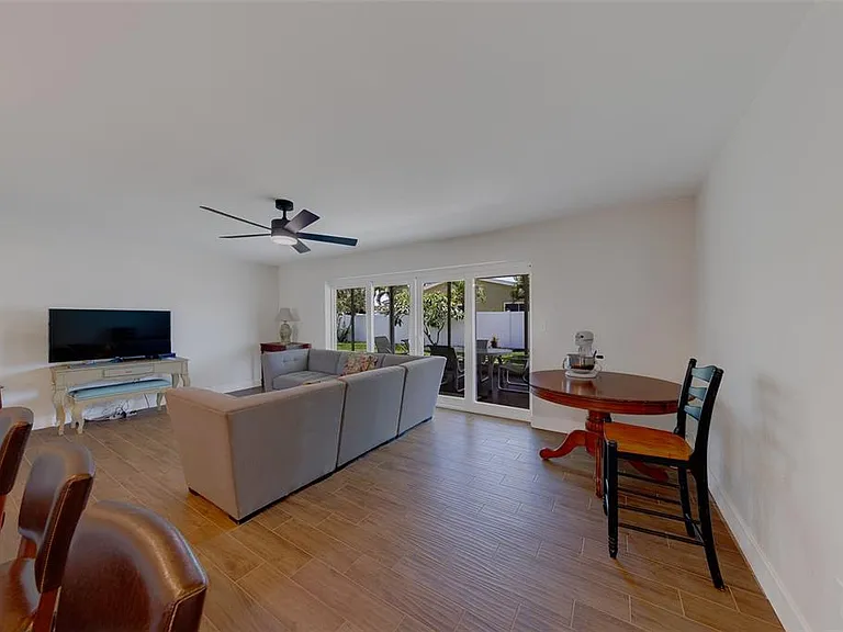11602 Grove St — Photo 22