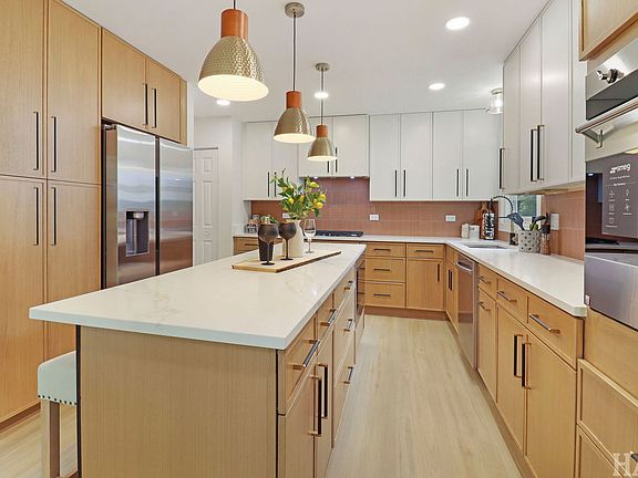 5th image of 72 Julie Ln