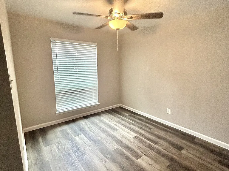 Athena Garden Apartments — Photo 24