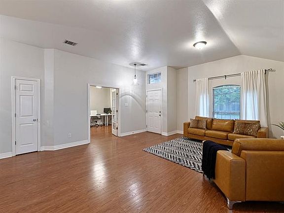 3rd image of 8704 Escabosa Dr