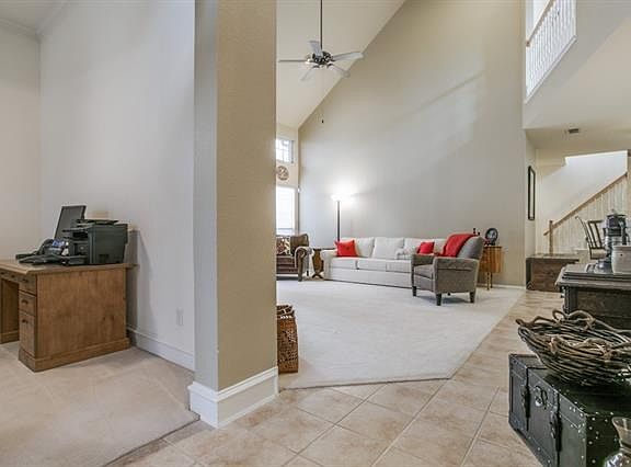 4th image of 9212 Blue Water Dr