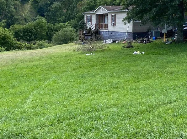 7872 Cave Springs Rd, Big Stone Gap, VA 24219